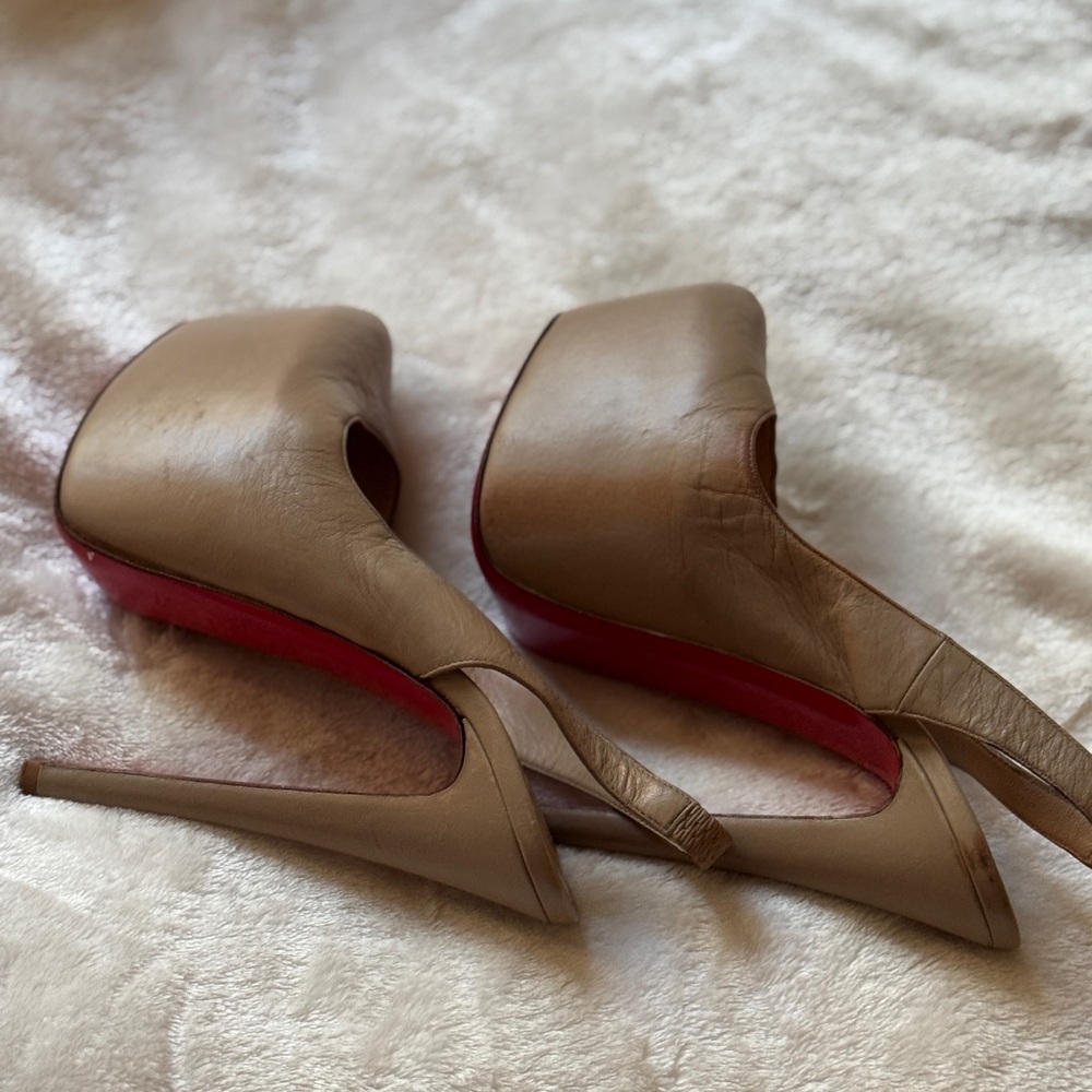 Elegant Tan Women's Shoes